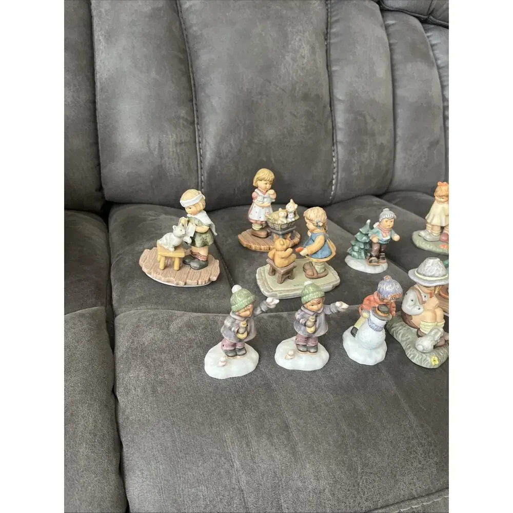 Lot Of 11 Berta Hummel Goebel 2003 Figurine Cat Snowman Swing Children. Perfect!